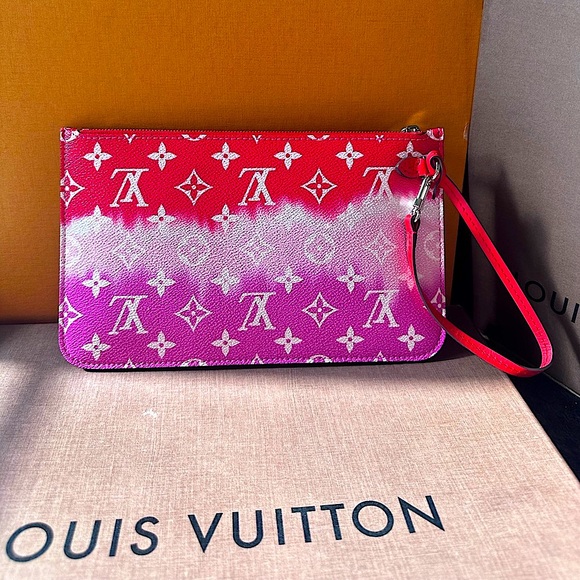 ❤️ Louis Vuitton Limited Edition Summer Escale Rouge Neverfull Wristlet Pochette - Picture 7 of 16